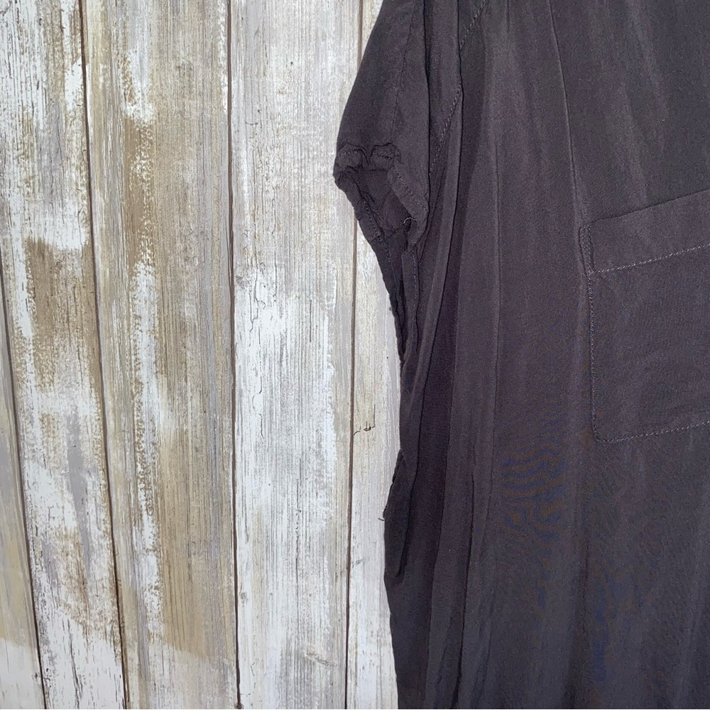 Torrid 1X Dark Gray Button Down Blouse | Plus Size Rayon V Neck Casual Top - Picture 4 of 6
